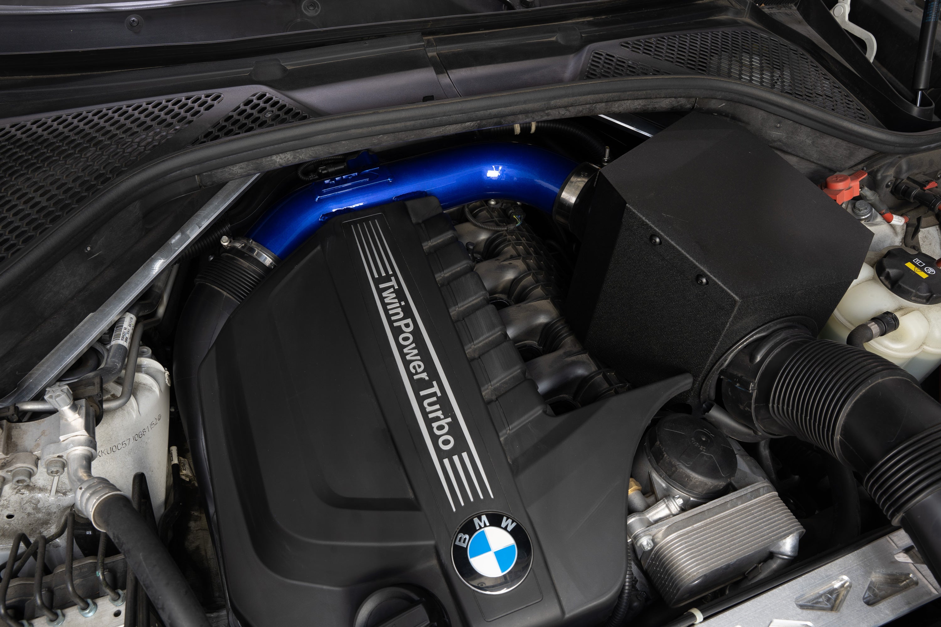 HPS Performance Air Intake Kit With Heat Shield 827-699P Polished - 827-699P